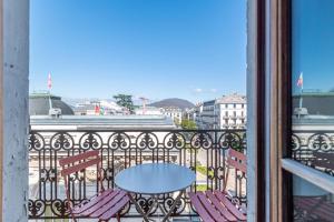 Nice furnished apartment with balcony in the very center of Aix les Bains