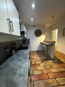 Nice Grand appartement face jardin