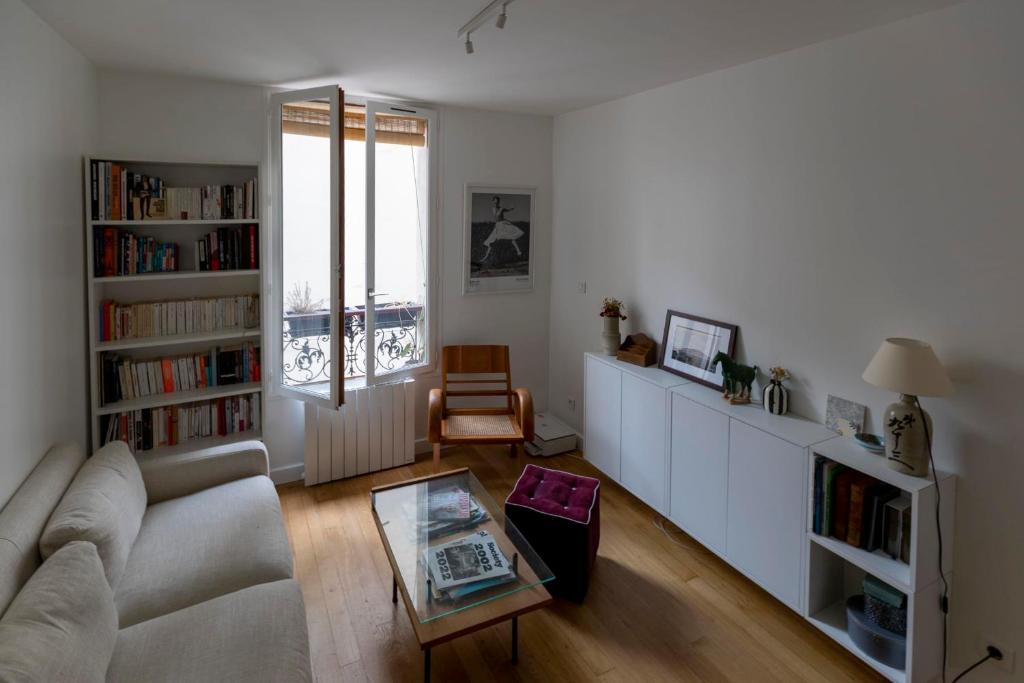 Nice little love nest with all comfort in Paris 271 Rue des Pyrénées, 75020 Paris