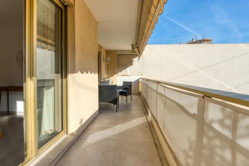 Nice & modern flat with balcony between Juan-les-Pins and Antibes - Welkeys