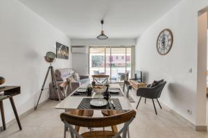Nice & modern flat with balcony between Juan-les-Pins and Antibes - Welkeys