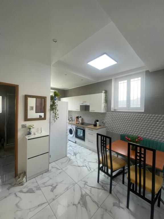 Nice 8 Rue des Roses, 06100 Nice