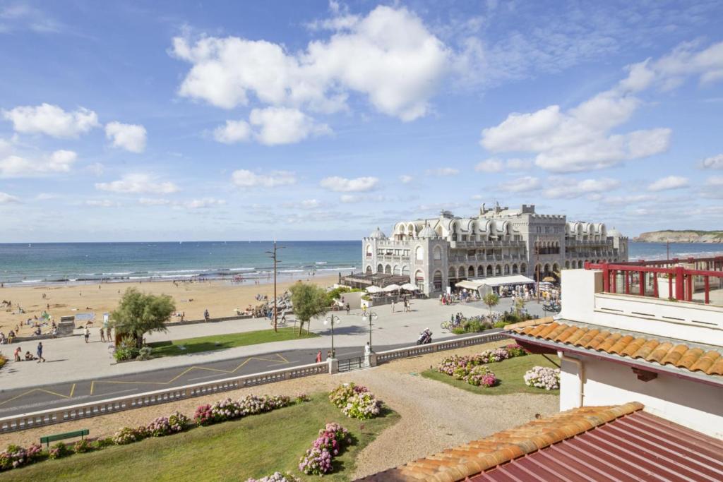 Appartement Nice quiet 3 1br with balcony and view on the beach of Hendaye Welkeys 22 Avenue des Mimosas Résidence Eskualduna 64700 Hendaye