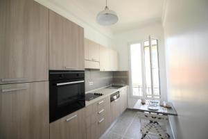 Appartement Nice Renting - NOTRE DAME - Cosy Loft Perfect View on the roofs 11 Avenue Notre Dame 06000 Nice Provence-Alpes-Côte d\'Azur