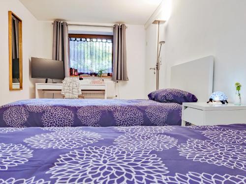 Nice room & garden close to EuroAirport & 3 borders!