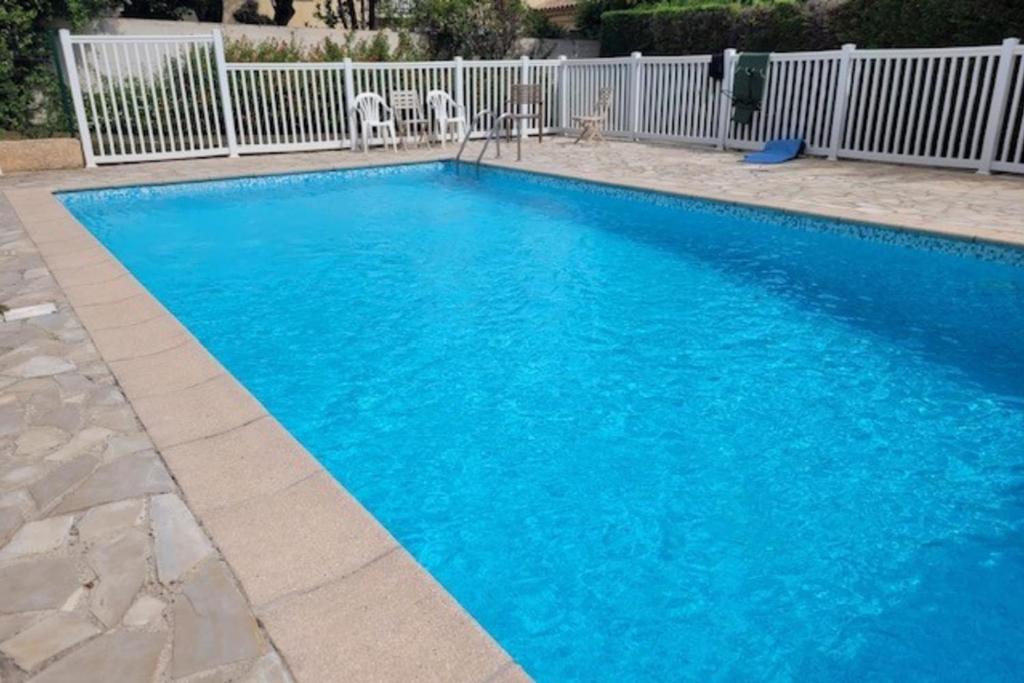 Appartement Nice studio 30 m with terrace and pool 49 Chemin de l'Ermitage 06160 Antibes