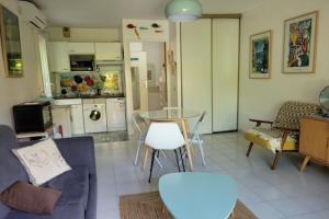 Appartement Nice studio 30 m with terrace and pool 49 Chemin de l'Ermitage 06160 Antibes Provence-Alpes-Côte d\'Azur