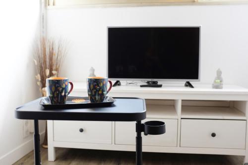 Nice studio in the heart of rue de Paradis close to the beaches