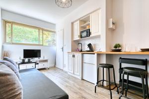 Nice studio in the heart of rue de Paradis close to the beaches