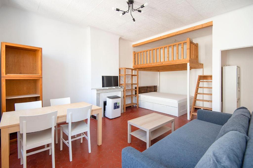 Nice Studio Near The Beach Of The Catalans! 61 Rue Charras, 13007 Marseille