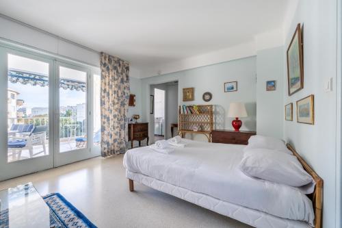 Nice studio near the city centre with parking