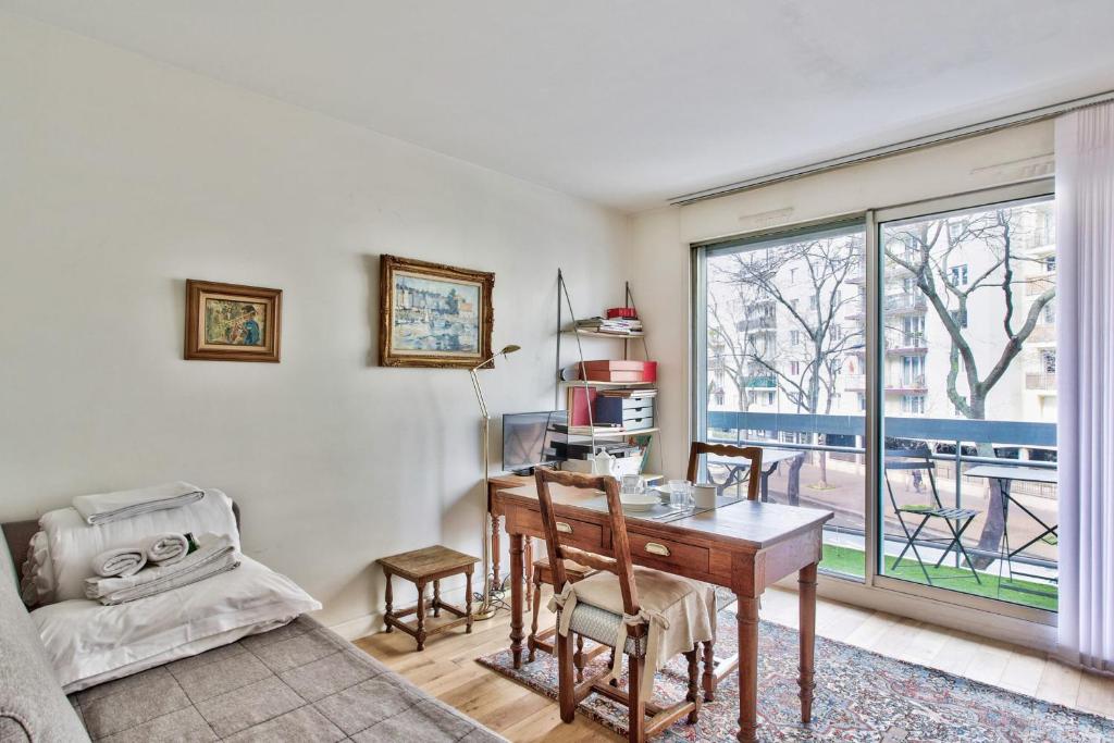 Appartement Nice studio w balcony near Eiffel Tower in Paris - Welkeys 52 rue Mademoiselle 75015 Paris