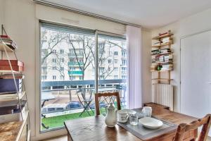 Nice studio w balcony near Eiffel Tower in Paris - Welkeys