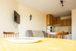 Nice studio with direct access to the sea