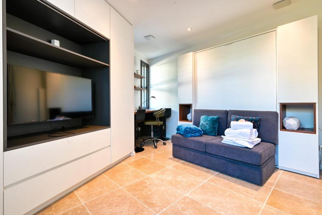 Nice studio with terrace and parking near the center of Aix 10 chemin des 3 moulins, 13100 Aix-en-Provence