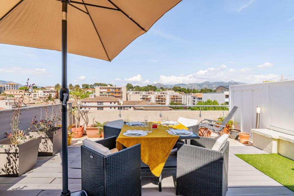 Appartement Nice T2 - large terrace and view on the Garlaban 12 Allée des Tourneurs 13400 Aubagne