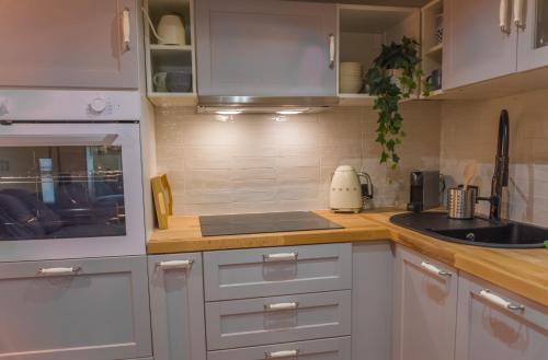 Nice Vieille Ville Appartement neuf et cosy, deux chambres, 6 couchages