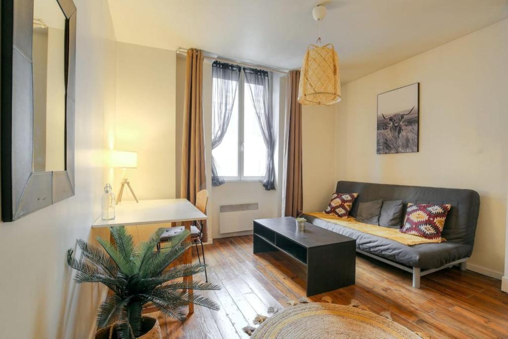 Appartement Nicely Decorated And Spacious Apt In Lyon 71 Rue de Gerland 69007 Lyon