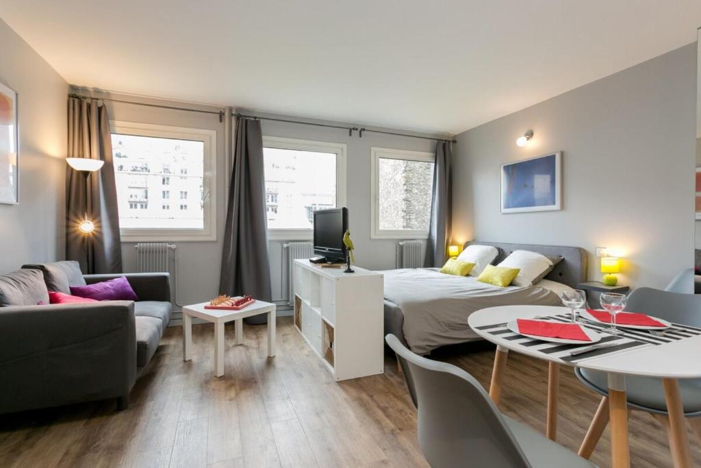 Nicely decorated modern studio near the Eiffel Tower - Paris - Welkeys 146 E Boulevard de Grenelle, 75015 Paris