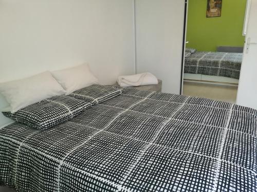 Nicolas I, 53m2, une chambre, parking privé