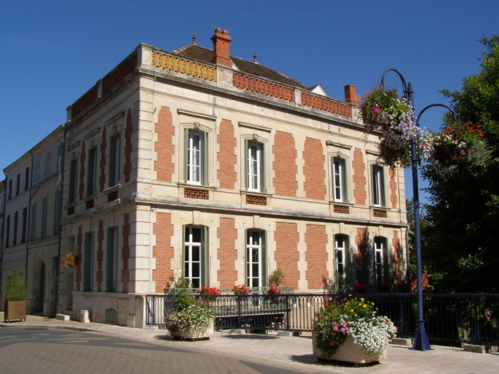 Nid Douillet - BEL APPARTEMENT avec GARAGE