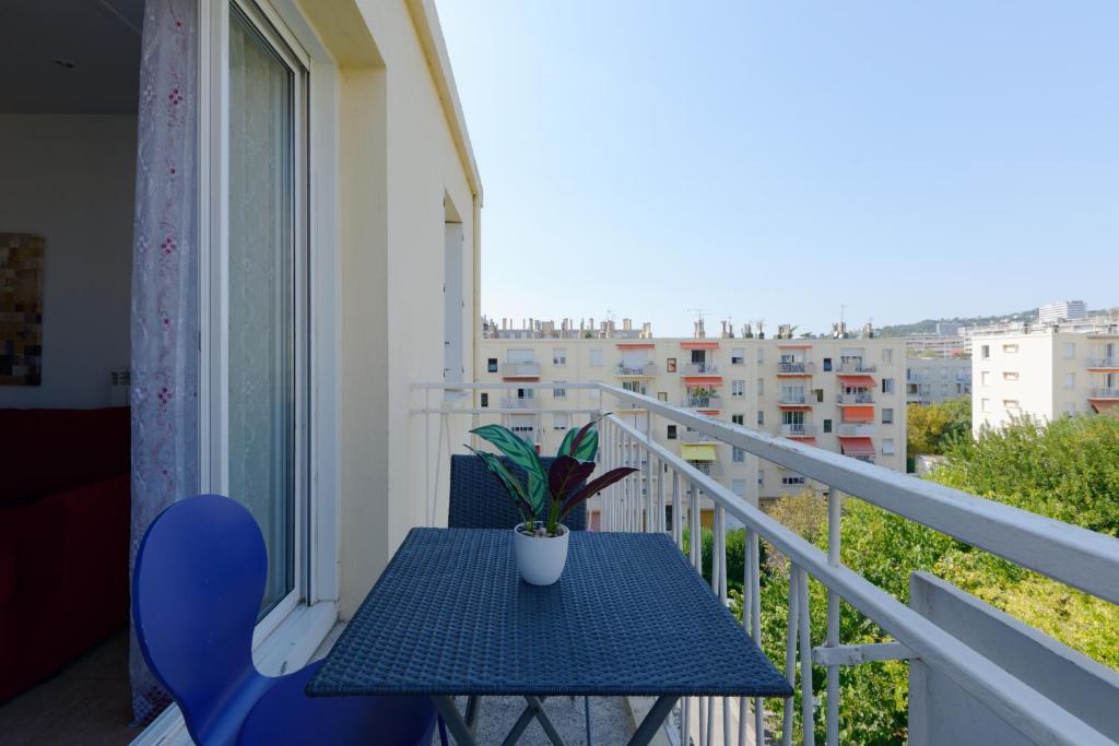 Appartement Nid douillet de Mazargues 4éme étage 140 Avenue de Mazargues 13008 Marseille
