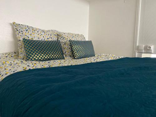 Nid douillet Gares 5min Carnot 10 min Chateaucreux 6min Centre Ville