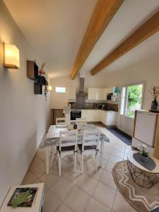 Nid douillet - LES FARGETTES - charmante petite maison avec jardin - 2 pièces à Privas