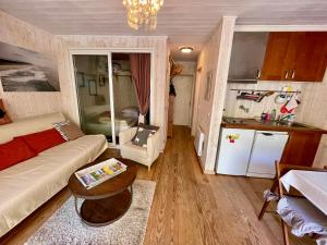 Niedliche Wohnung mit Terrasse direkt am Strand