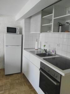 NiJole Apartment