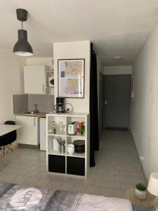 Appartement Nîmes. Dhuoda Appartement 38. 3eme Nîmes 24 Rue Dhuoda 30900 Nîmes Languedoc-Roussillon