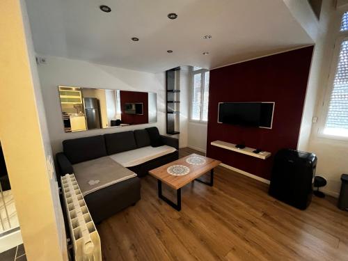 NIMES Superbe appartement duplex climatisée