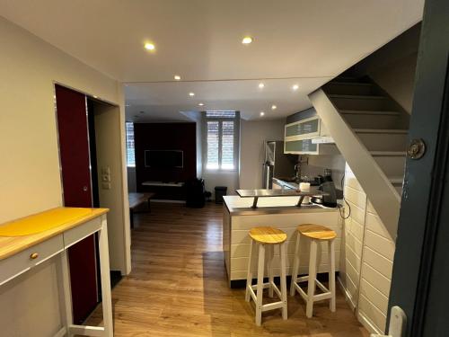 NIMES Superbe appartement duplex climatisée