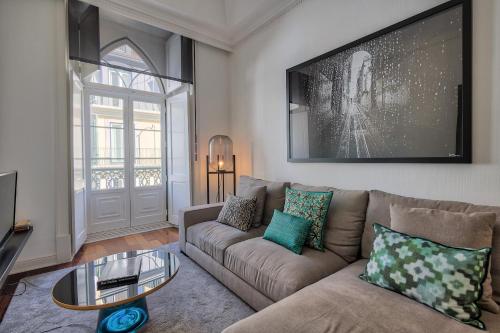 Nomad's Fine Arts in Chiado with Garage