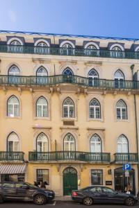 Nomad's Fine Arts in Chiado with Garage