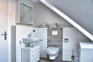 Nordsee Anker Unsere moderne 87 qm Ferienwohnung in Norden Ortsteil Ostermarsch