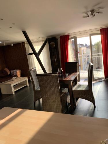 Nordsee und City fußläufig - luxeriöse FeWo mit großem Balkon