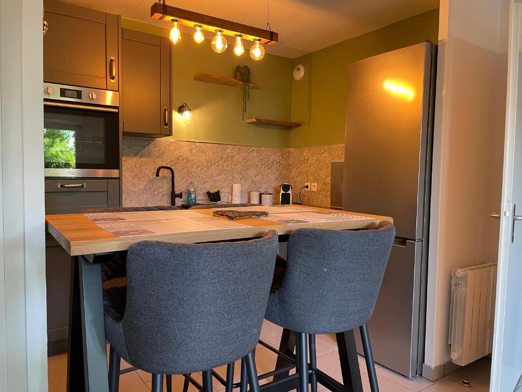 NOTRE DAME - Huge sunny modern 2BR flat - Terrace
