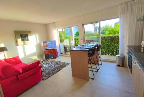 nouveau ! appartement entre golf, plages ,marina