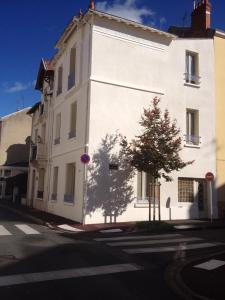Nouveau : hyper centre de vichy T1 Bis charmant
