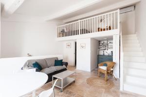 Appartement Nouveau! Magnifique appartement climatisé Entrée Rue Louis Blanc 17 Rue Marceau 30220 Aigues-Mortes Languedoc-Roussillon