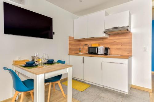NOUVEAU Superbe appartement avec JACUZZI