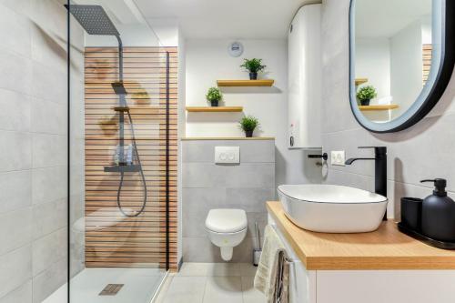 NOUVEAU Superbe appartement avec JACUZZI