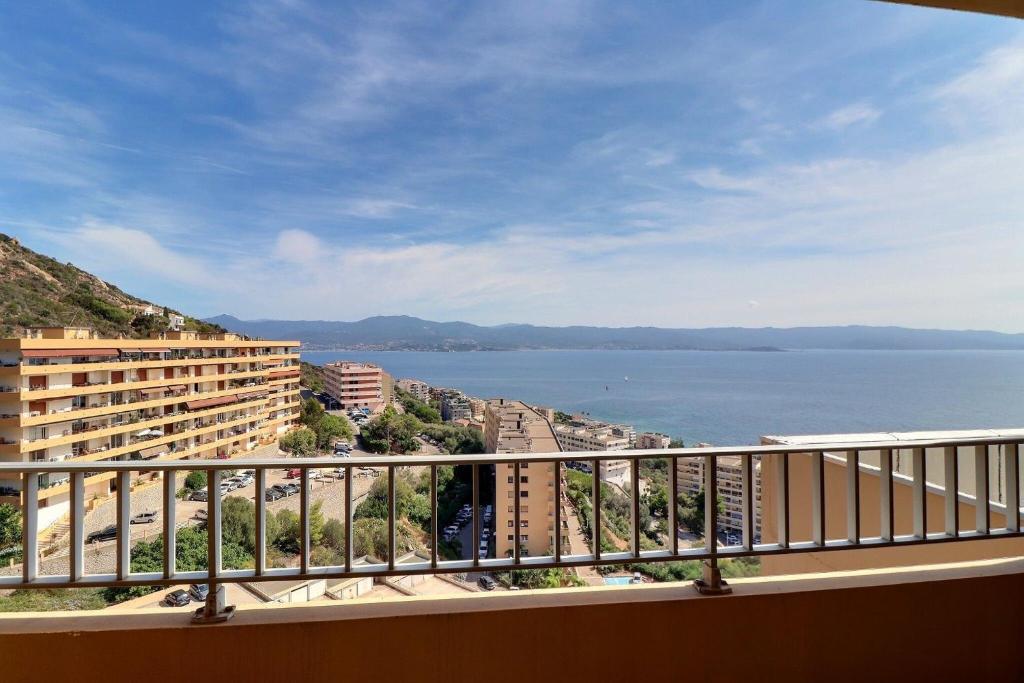 Appartement Nouveau ! T2 neuf avec vue imprenable mer Résidences des Iles, Les Crêtes II, Bat B Route des Sanguinaires 20000 Ajaccio