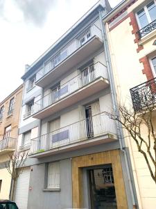 Appartement NOUVEAUTE 2022: Appartement face aux Thermes CALLOU avec Parking 42 Rue Callou 03200 Vichy Auvergne