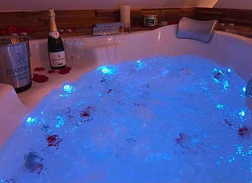 Nuit romantique au cœur de MÂCON avec spa et bouteille offerte