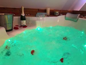Nuit romantique au cœur de MÂCON avec spa et bouteille offerte