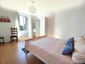 Appartement Number 22 - Le Dorat - Apartment 4 22 Place du Champ de Foire 87210 Le Dorat Limousin