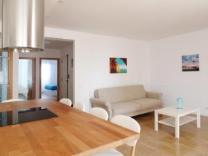 Ocean Breeze Apartment