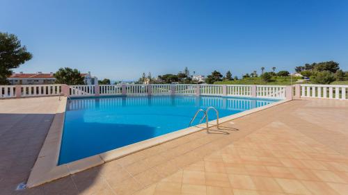 Ocean Solar do Vau W/ Pool by LovelyStay